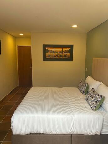 Imagen de la habitación del Hotel Bamb&uacute; Guatap&eacute;. Foto 18