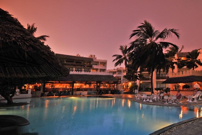 Imagen de la piscina del Hotel Bamburi Beach - All Inclusive. Foto 13