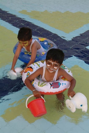 Imagen de la piscina del Hotel Bamburi Beach - All Inclusive. Foto 15