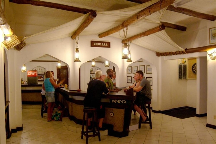 Imagen del bar/restaurante del Hotel Bamburi Beach - All Inclusive. Foto 9