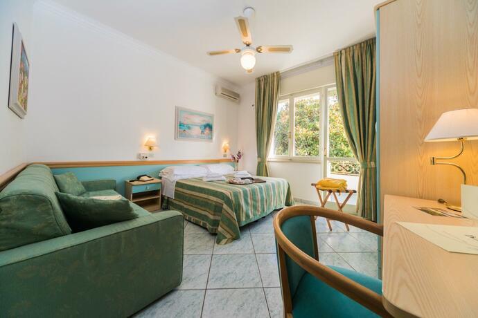 Imagen general del Hotel Bamby, Pinarella di Cervia. Foto 1