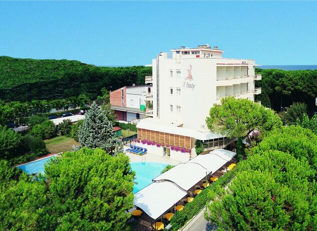Imagen general del Hotel Bamby, Pinarella di Cervia. Foto 17