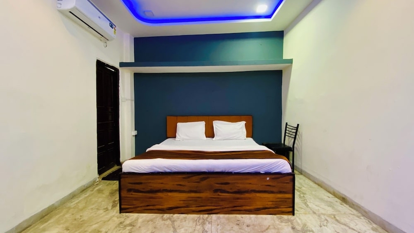 Imagen de la habitación del Hotel Bamleshwari. Foto 6