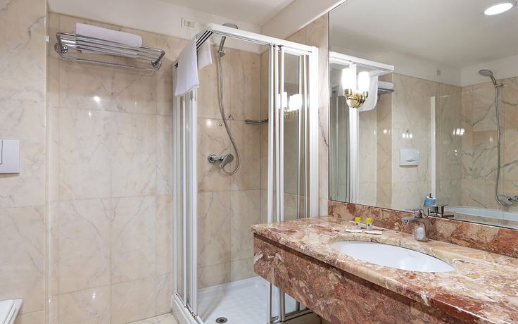 Imagen de la habitación del Hotel B&B Affi Lago di Garda. Foto 13