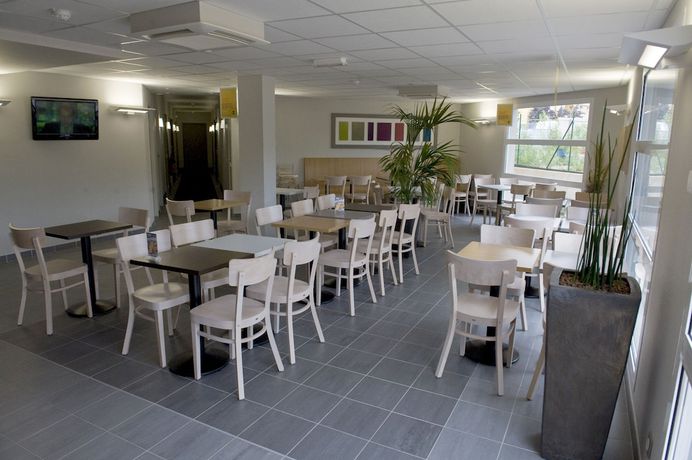 Imagen del bar/restaurante del Hotel B&B Aix-en-Provence Le Tholonet. Foto 2