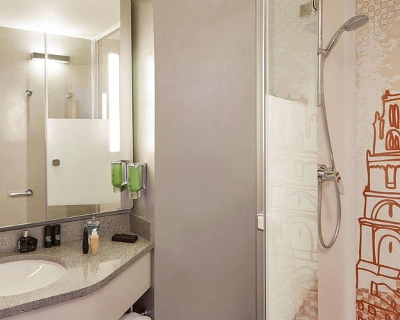 Imagen de la habitación del Hotel B&B Albi. Foto 16