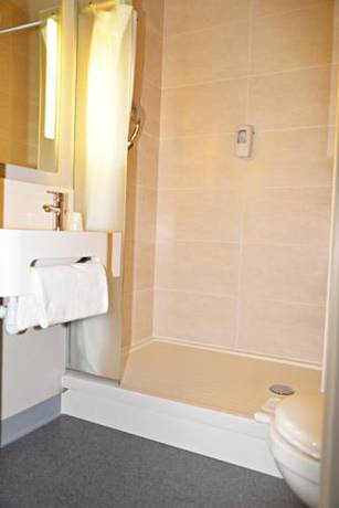 Imagen de la habitación del Hotel B&B Alès - Pôle Mécanique. Foto 5