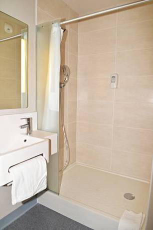 Imagen de la habitación del Hotel B&B Alès - Pôle Mécanique. Foto 6