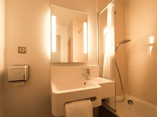 Imagen de la habitación del Hotel B&B Alencon Nord. Foto 3