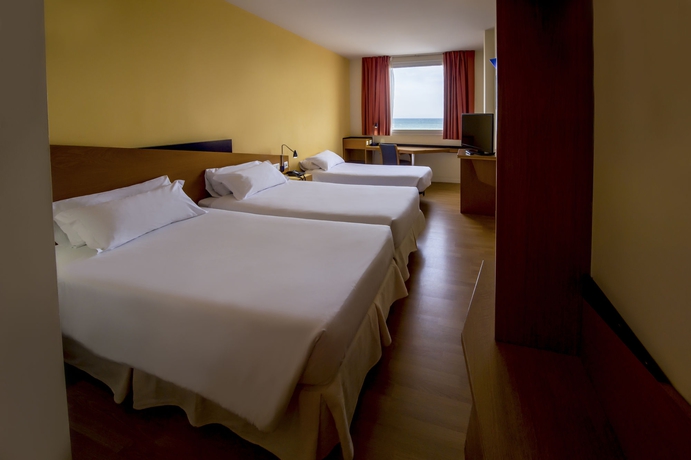 Imagen de la habitación del Hotel B&B Alicante. Foto 8