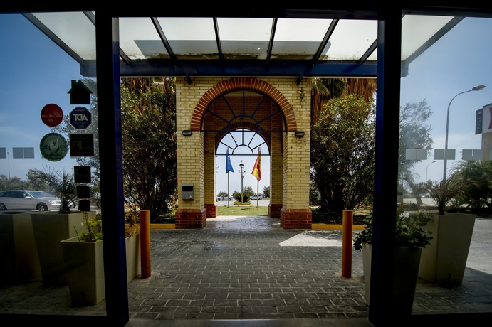 Imagen de los interiores del Hotel B&B Alicante. Foto 10