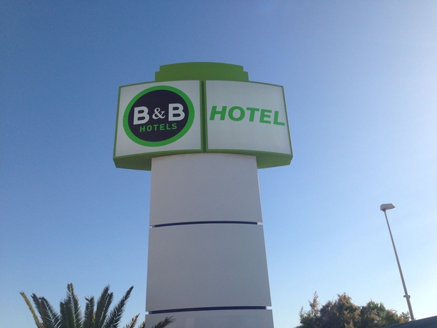Imagen de los exteriores del Hotel B&B Alicante. Foto 9