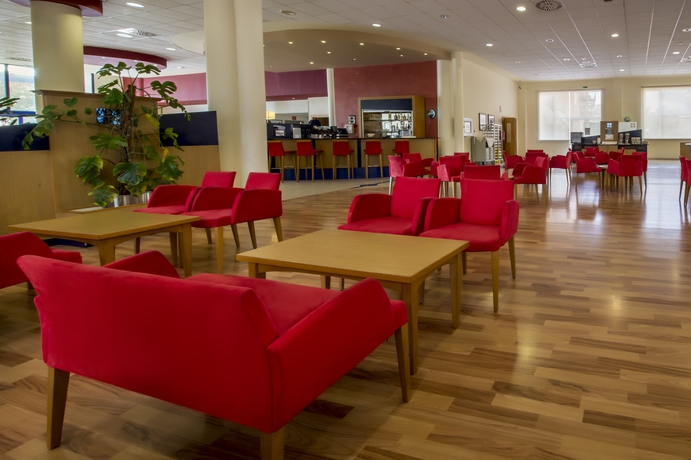 Imagen del bar/restaurante del Hotel B&B Alicante. Foto 5