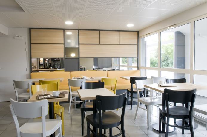 Imagen del bar/restaurante del Hotel B&B Amiens. Foto 5