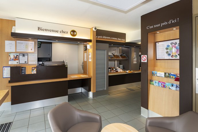 Imagen de los interiores del Hotel B&B Angers 1 Beaucouz&eacute;. Foto 17
