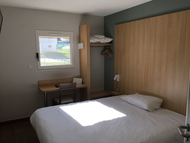 Imagen de la habitación del Hotel B&B Angoulême. Foto 13