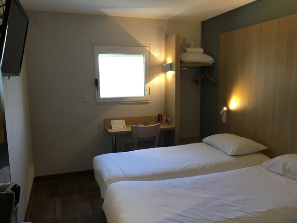 Imagen de la habitación del Hotel B&B Angoulême. Foto 16
