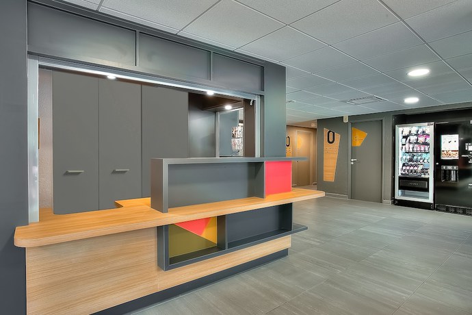 Imagen de los interiores del Hotel B&B Antibes Sophia Antipolis. Foto 18