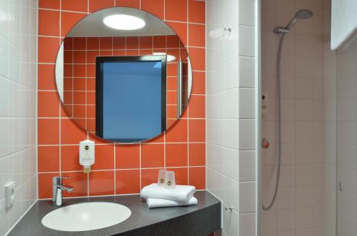 Imagen de la habitación del Hotel B&B Aschaffenburg. Foto 18