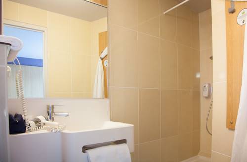 Imagen de la habitación del Hotel B&B Auray Carnac, Auray. Foto 4