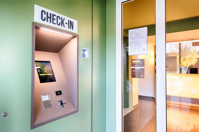 Imagen de los interiores del Hotel B&B Baden-Airpark. Foto 17