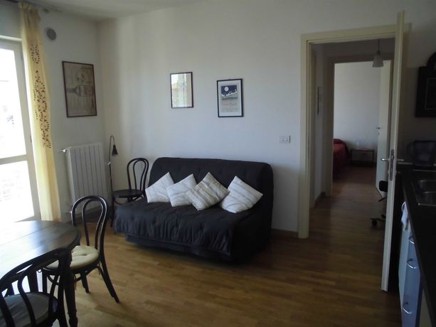 Imagen de los interiores del Hotel B&B Bal&ocirc;n. Foto 7