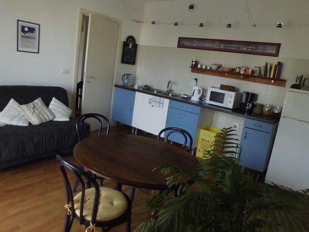 Imagen de los interiores del Hotel B&B Bal&ocirc;n. Foto 10