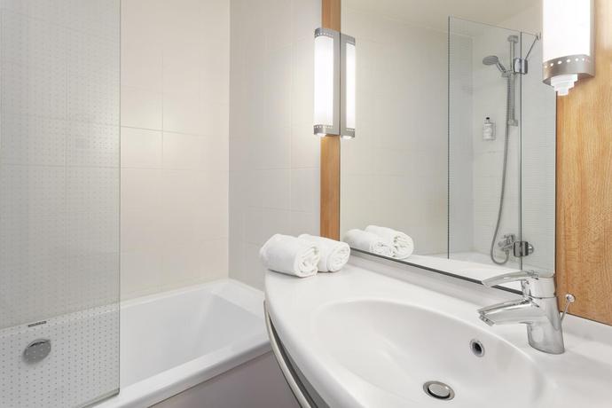 Imagen de la habitación del Hotel B&B Barcelona Mataró. Foto 9