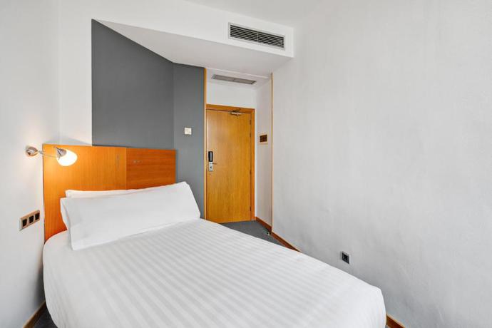 Imagen de la habitación del Hotel B&B Barcelona Mollet Porta De Gallecs. Foto 6
