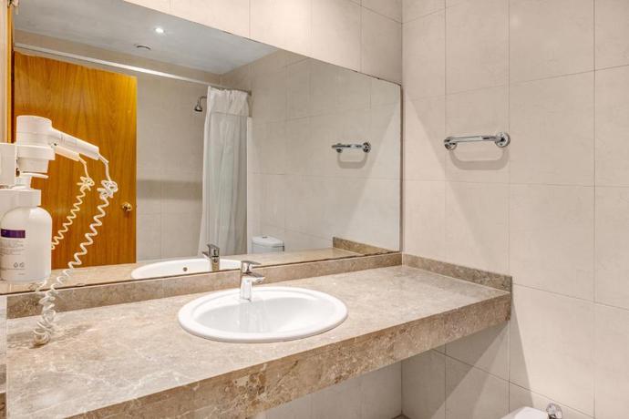 Imagen de la habitación del Hotel B&B Barcelona Mollet Porta De Gallecs. Foto 9