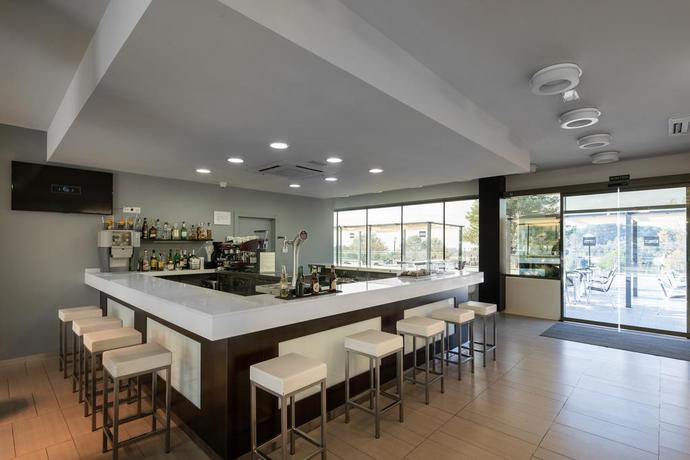 Imagen general del Hotel B&B Barcelona Sant Cugat. Foto 10