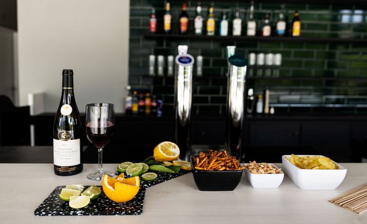 Imagen del bar/restaurante del Hotel B&B Basel. Foto 5