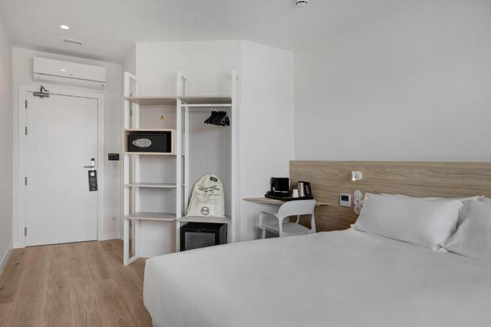 Imagen de la habitación del Hotel B&B Benidorm Finestrat. Foto 3