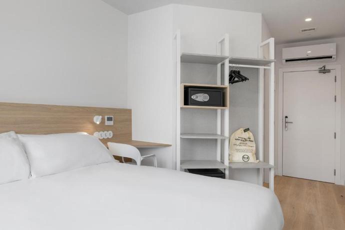 Imagen de la habitación del Hotel B&B Benidorm Finestrat. Foto 4