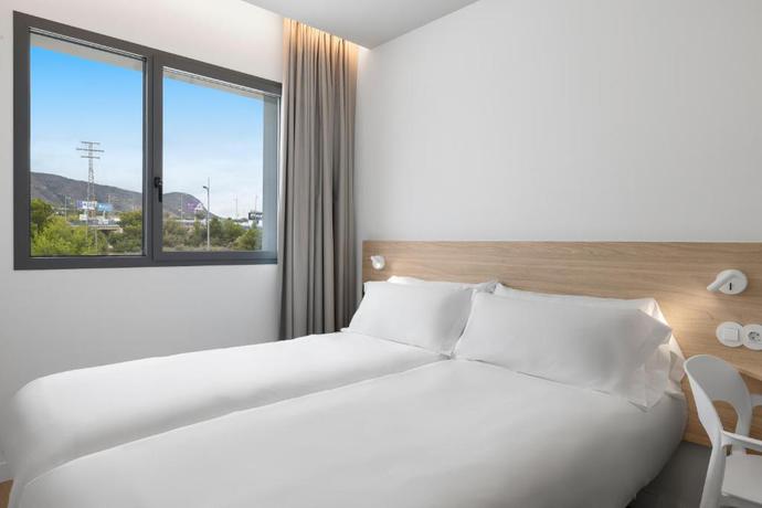 Imagen de la habitación del Hotel B&B Benidorm Finestrat. Foto 5