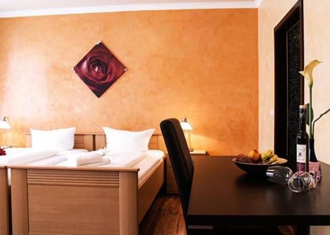 Imagen de la habitación del Hotel B&B Berlin-Dreilinden. Foto 7