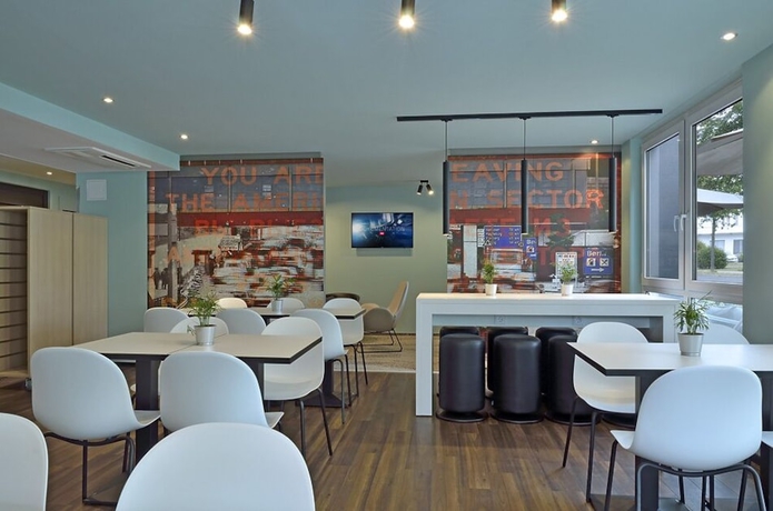 Imagen del bar/restaurante del Hotel B&B Berlin-dreilinden. Foto 6