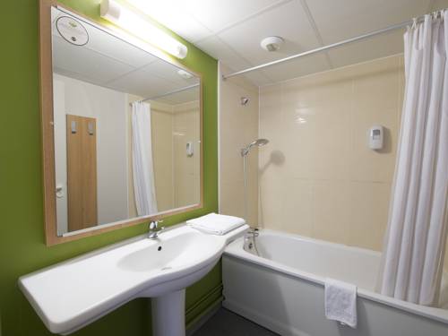 Imagen de la habitación del Hotel B&B Besan&ccedil;on Chateaufarine. Foto 9