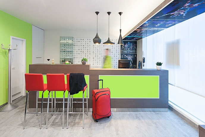 Imagen del bar/restaurante del Hotel B&B Bochum Hbf-Nord. Foto 2