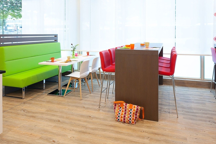 Imagen del bar/restaurante del Hotel B&B Bochum Hbf-Nord. Foto 5