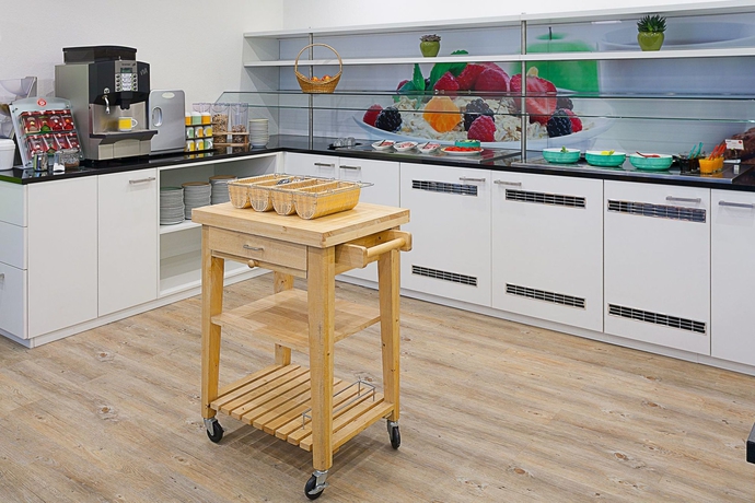 Imagen del bar/restaurante del Hotel B&B Bochum Hbf-Nord. Foto 7