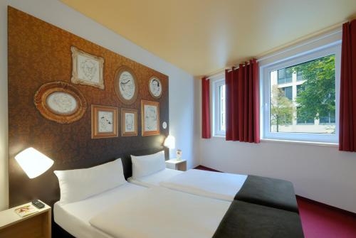 Imagen de la habitación del Hotel B&B Bonn-West. Foto 9