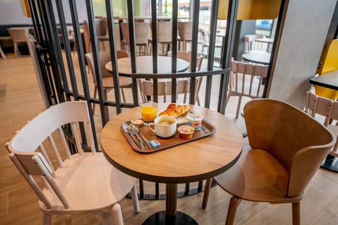 Imagen del bar/restaurante del Hotel B&B Bordeaux Centre Gare Saint-jean. Foto 8