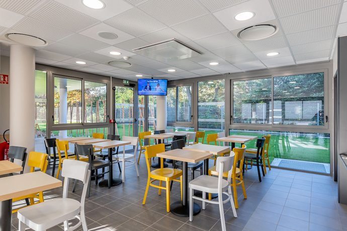 Imagen del bar/restaurante del Hotel B&B Bordeaux Langon. Foto 2