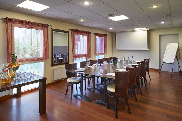 Imagen de los interiores del Hotel B&B Bordeaux Le Haillan. Foto 20