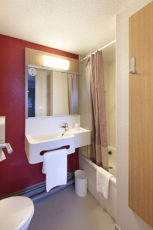 Imagen de la habitación del Hotel B&B Bordeaux Lormont. Foto 3