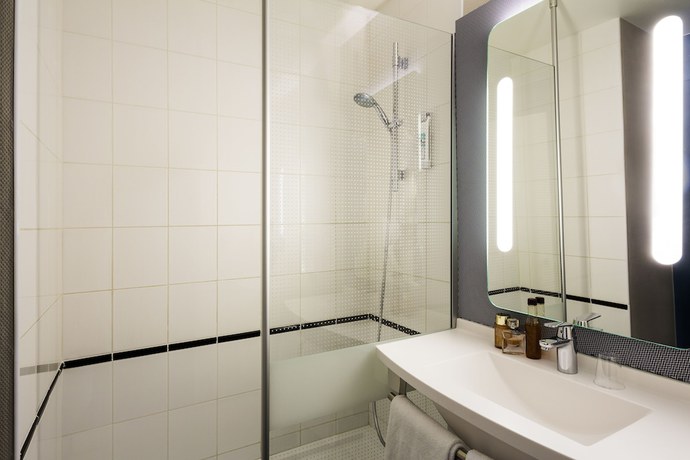 Imagen de la habitación del Hotel B&B Bordeaux M&eacute;rignac Cadera A&eacute;roport. Foto 10
