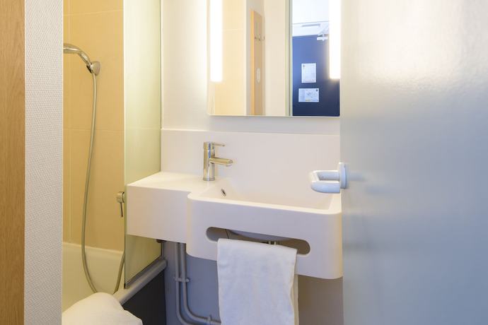 Imagen de la habitación del Hotel B&B Bordeaux Mérignac Hôtel de Ville. Foto 16