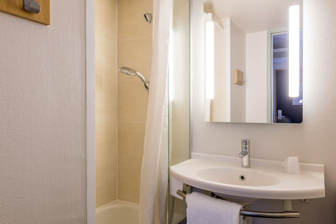 Imagen de la habitación del Hotel B&B Bordeaux Sud. Foto 5