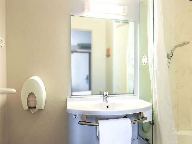 Imagen de la habitación del Hotel B&B Bordeaux Sud. Foto 6